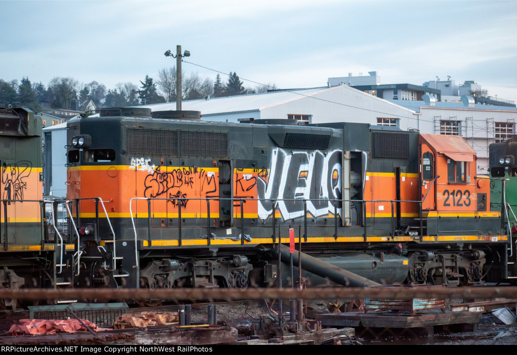 BNSF 2123